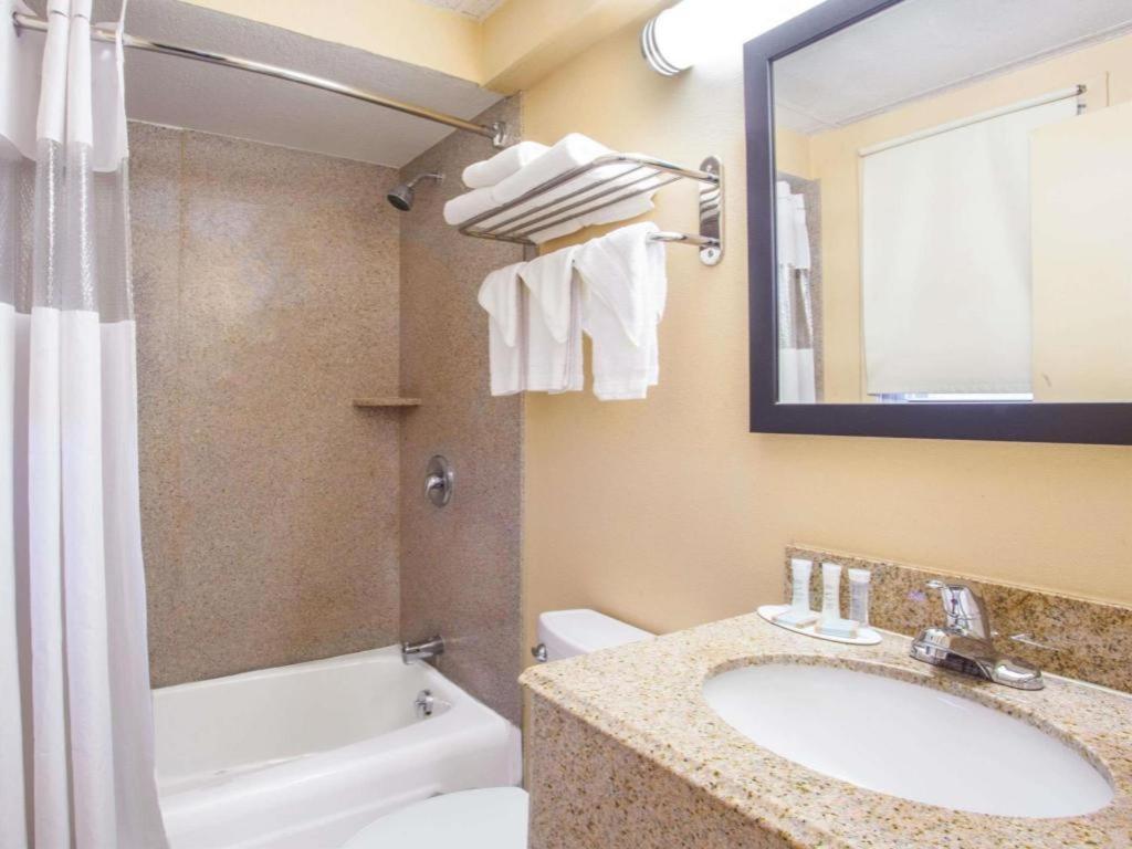 Travelodge By Wyndham South Burlington Eksteriør bilde